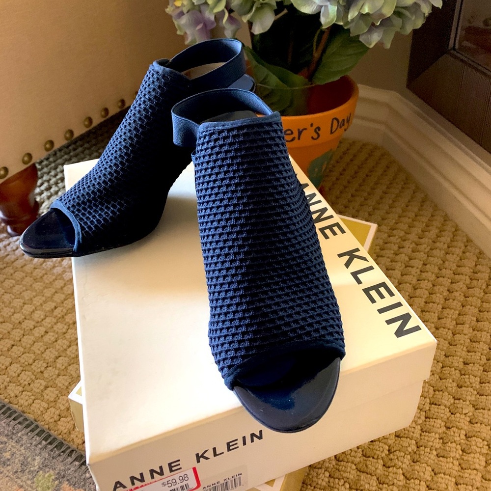 Anne Klein fiber stretch sandals in navy blue.